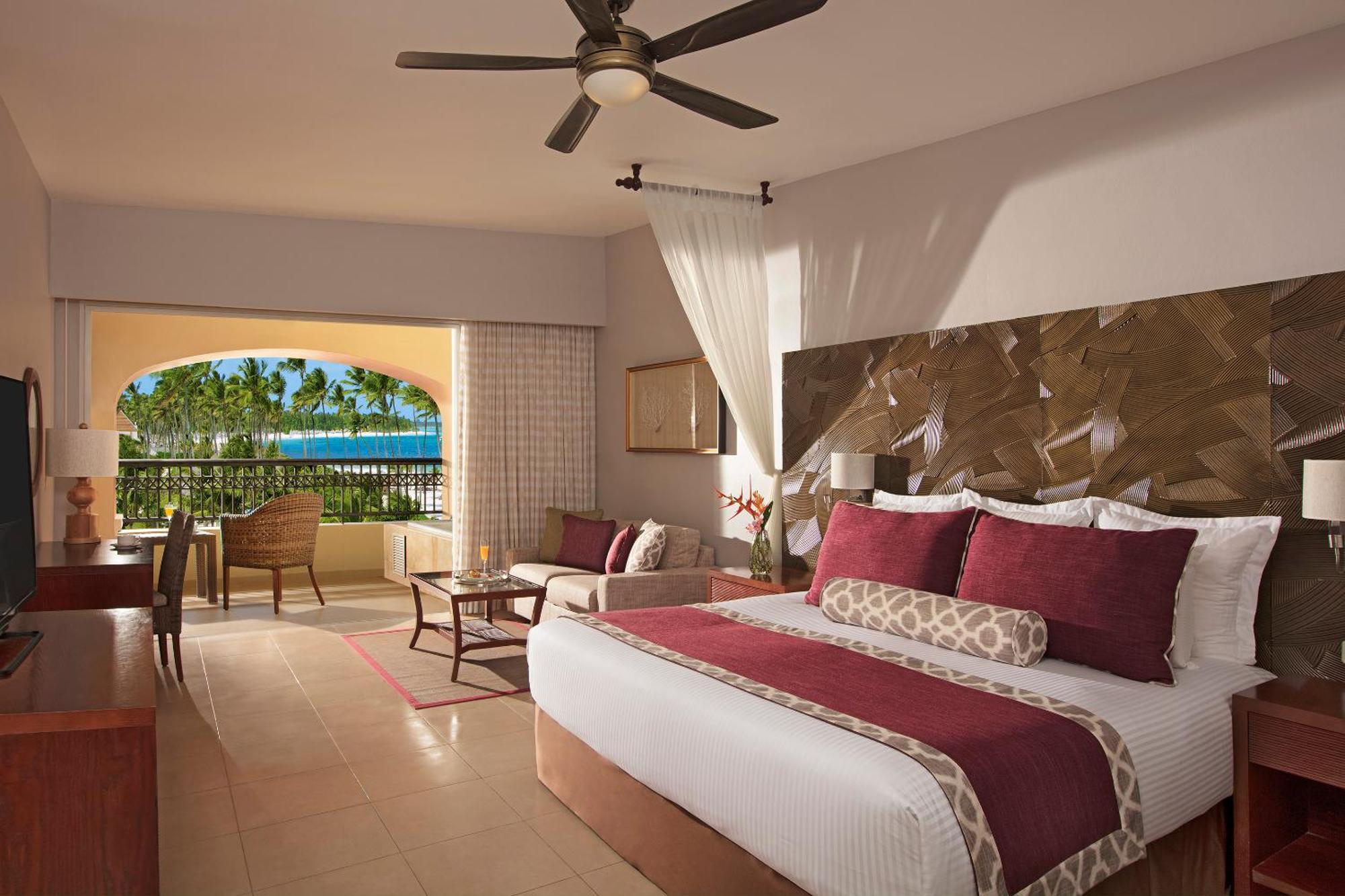 Preferred Club Deluxe Zimmer mit Kingsize-Bett und eingeschränktem Meerblick