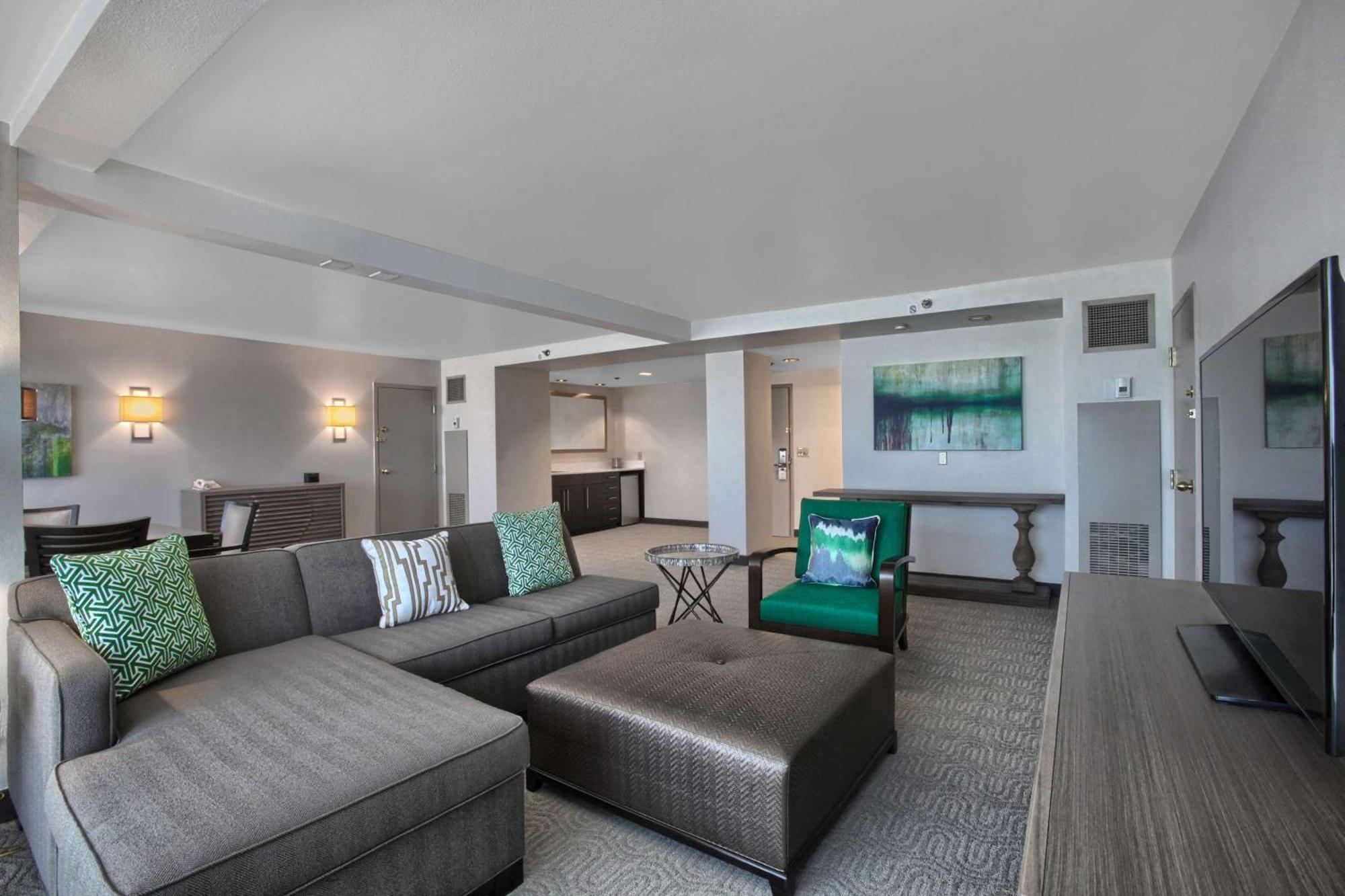 Two-Bedroom Suite - Non-Smoking,1276349671:JPEG