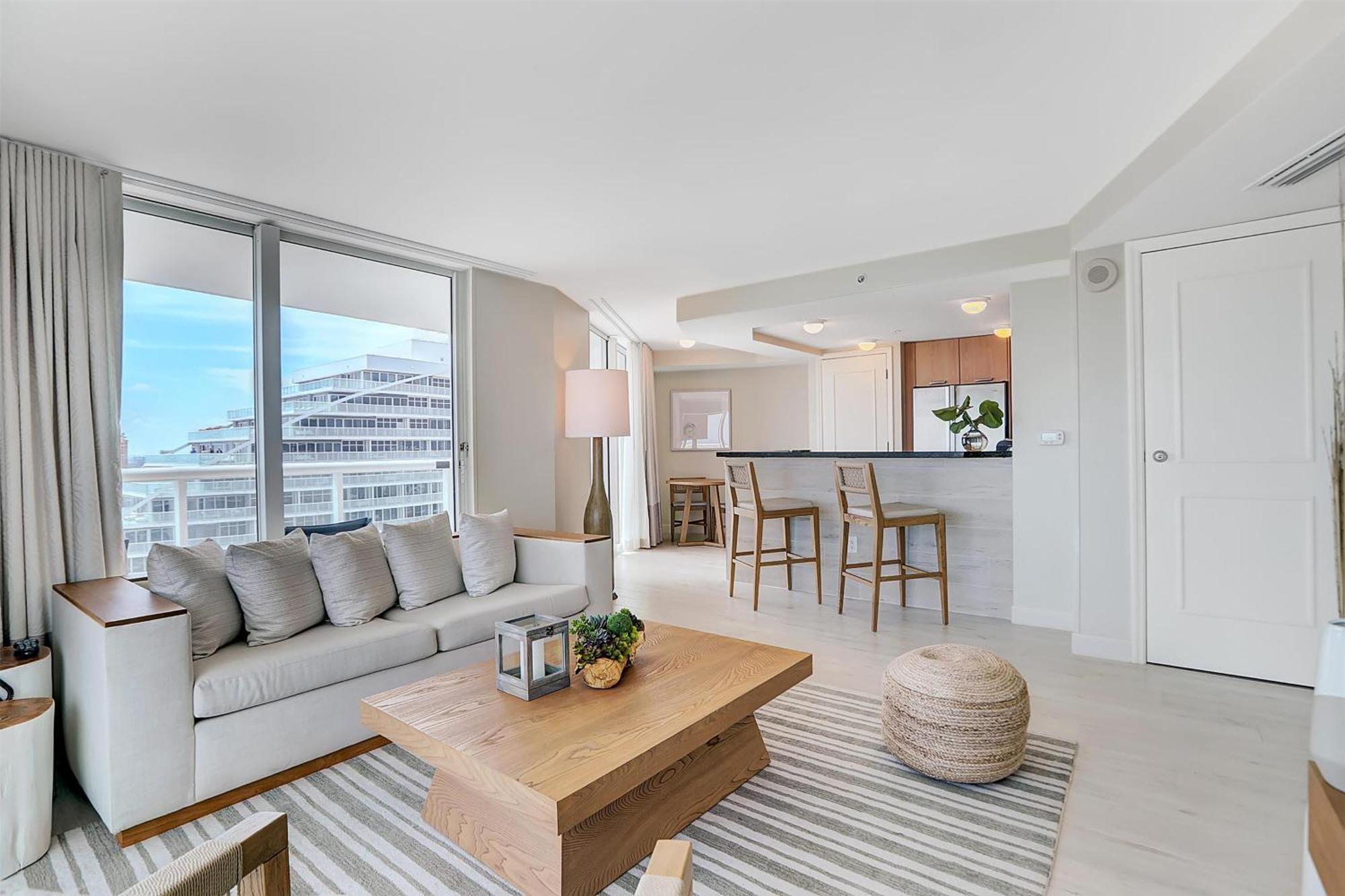 Suite mit 1 Schlafzimmer mit Kingsize-Bett und Meerblick