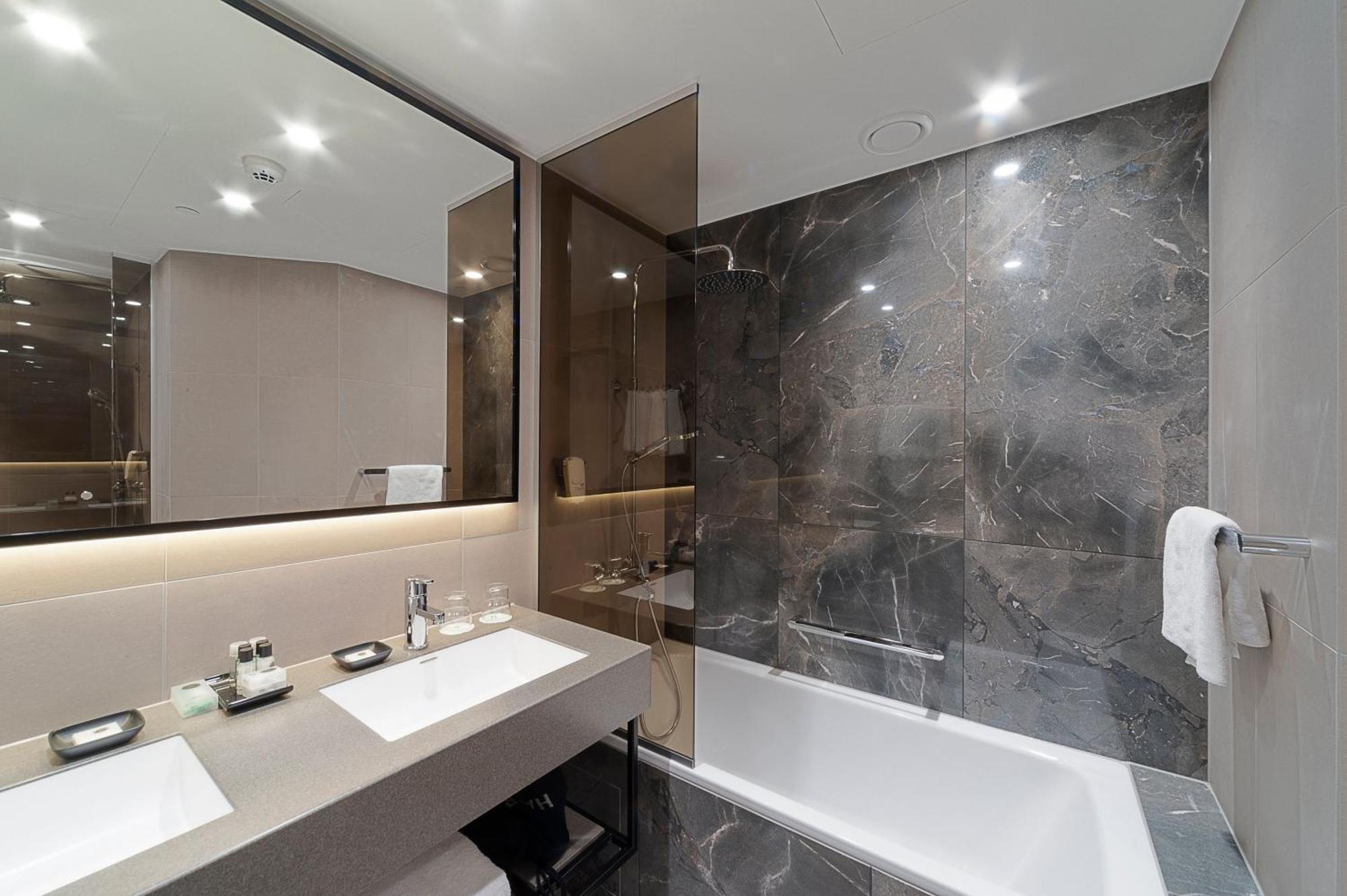 Suite mit 1 Schlafzimmer, Kingsize-Bett und Wohnbereich