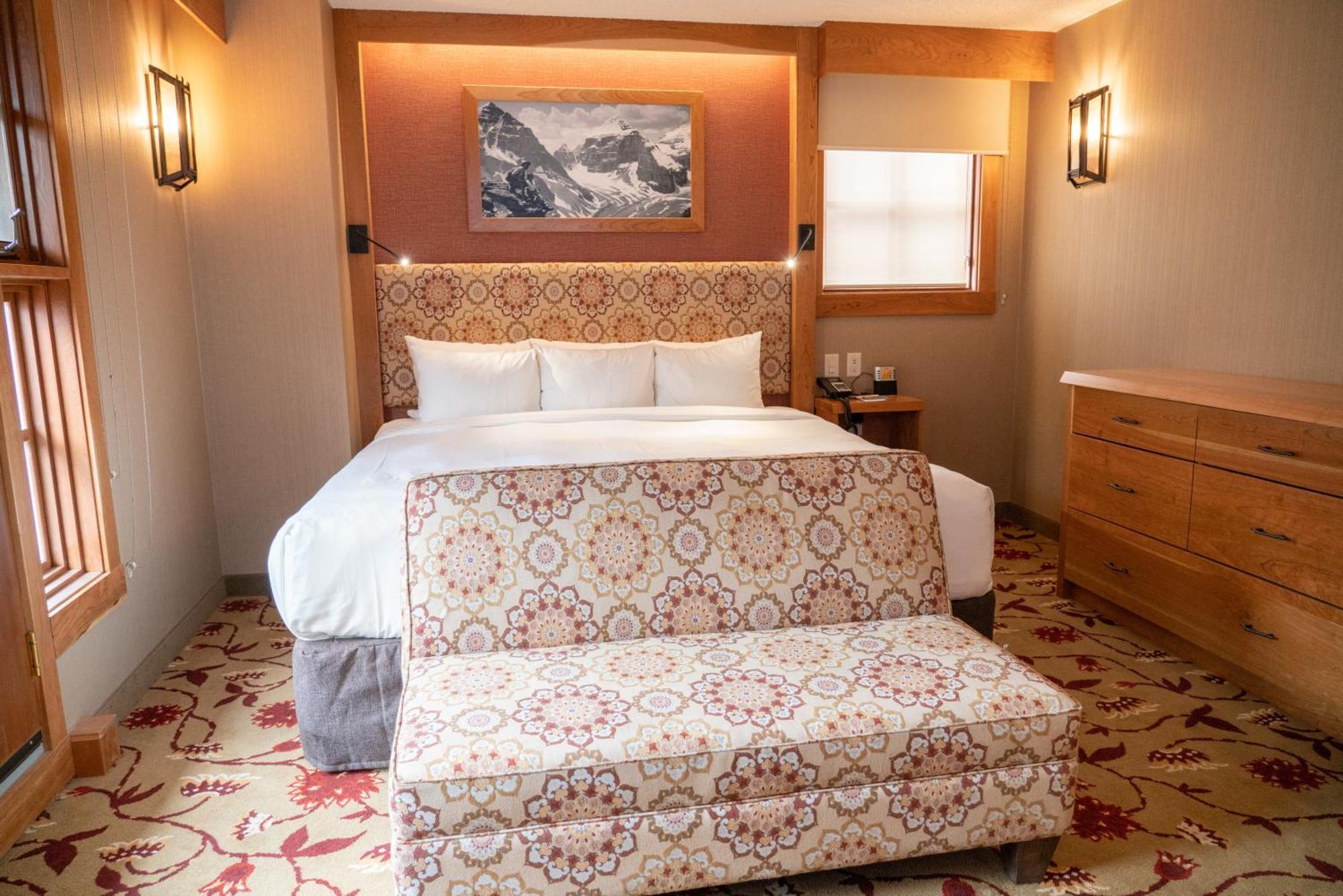 Suite mit Kingsize-Bett und Bergblick
