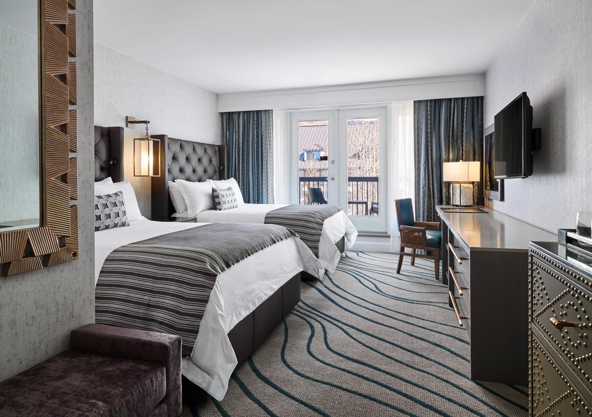 Premium Zimmer mit 2 Queensize-Betten und Bergblick