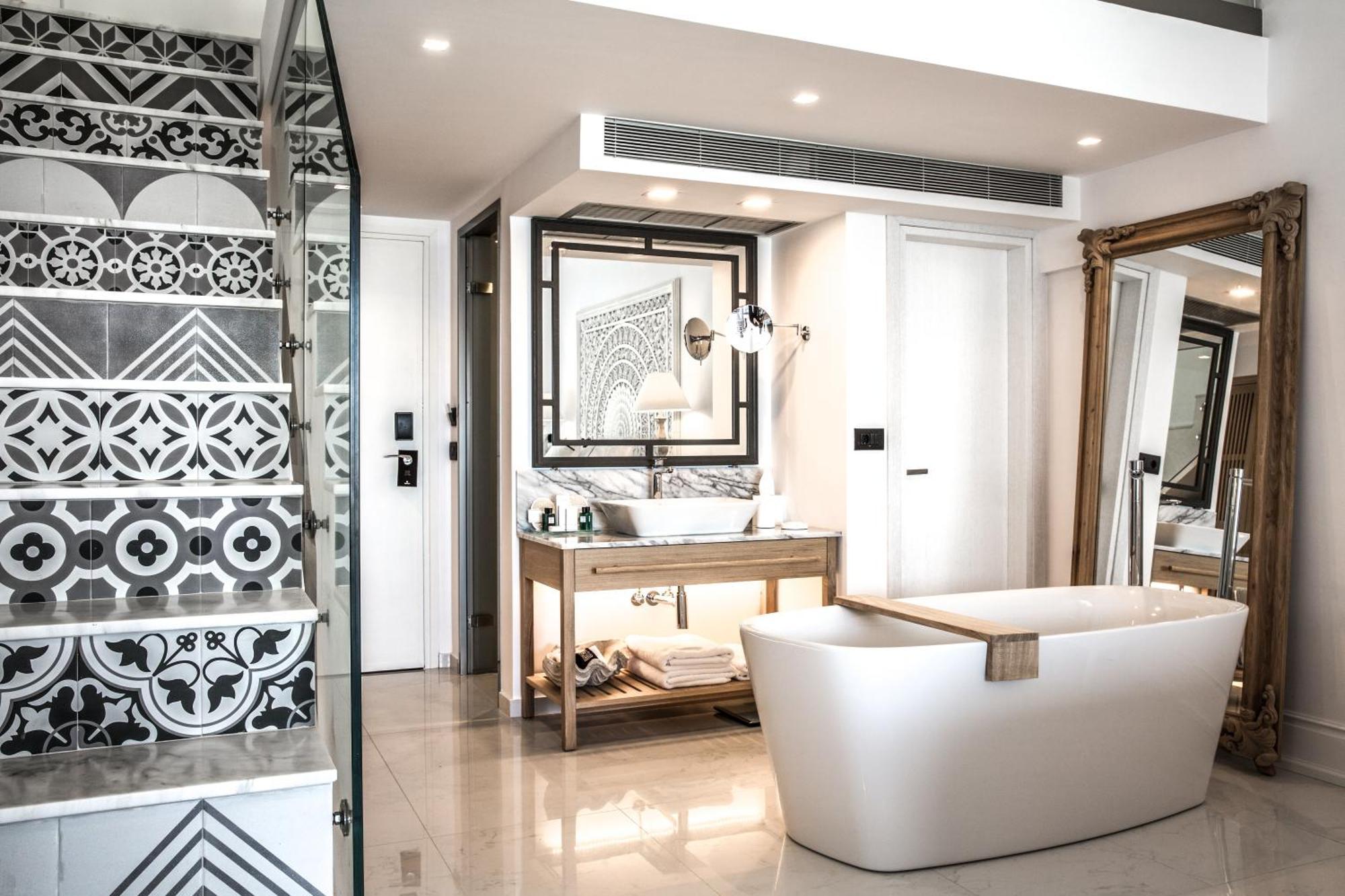 Luxuriöses Loft-Zimmer mit eigenem Pool - Meerseite