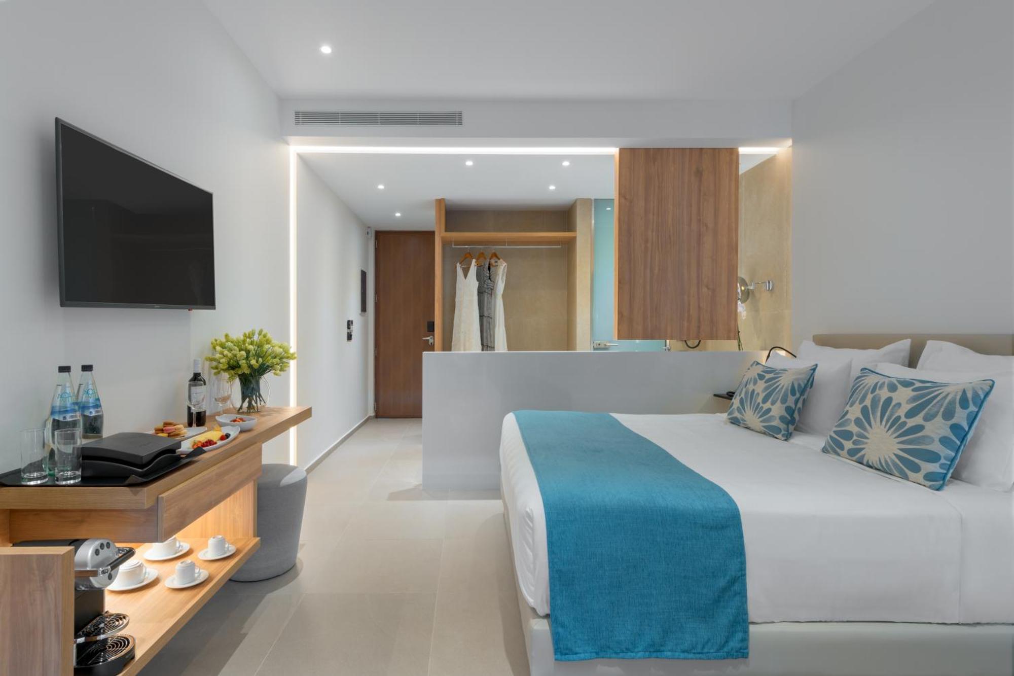 Doppelzimmer mit eigenem Pool und Gartenblick