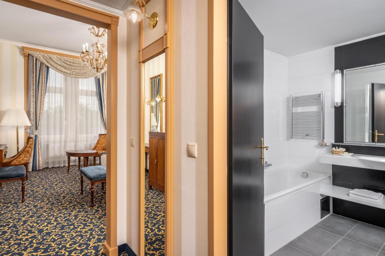 Deluxe Plus Zweibettzimmer mit Zugang zum Wellness- und Fitnessbereich