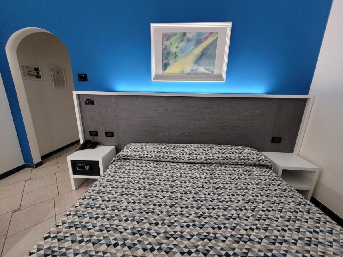 Double Room,1296817564:JPEG