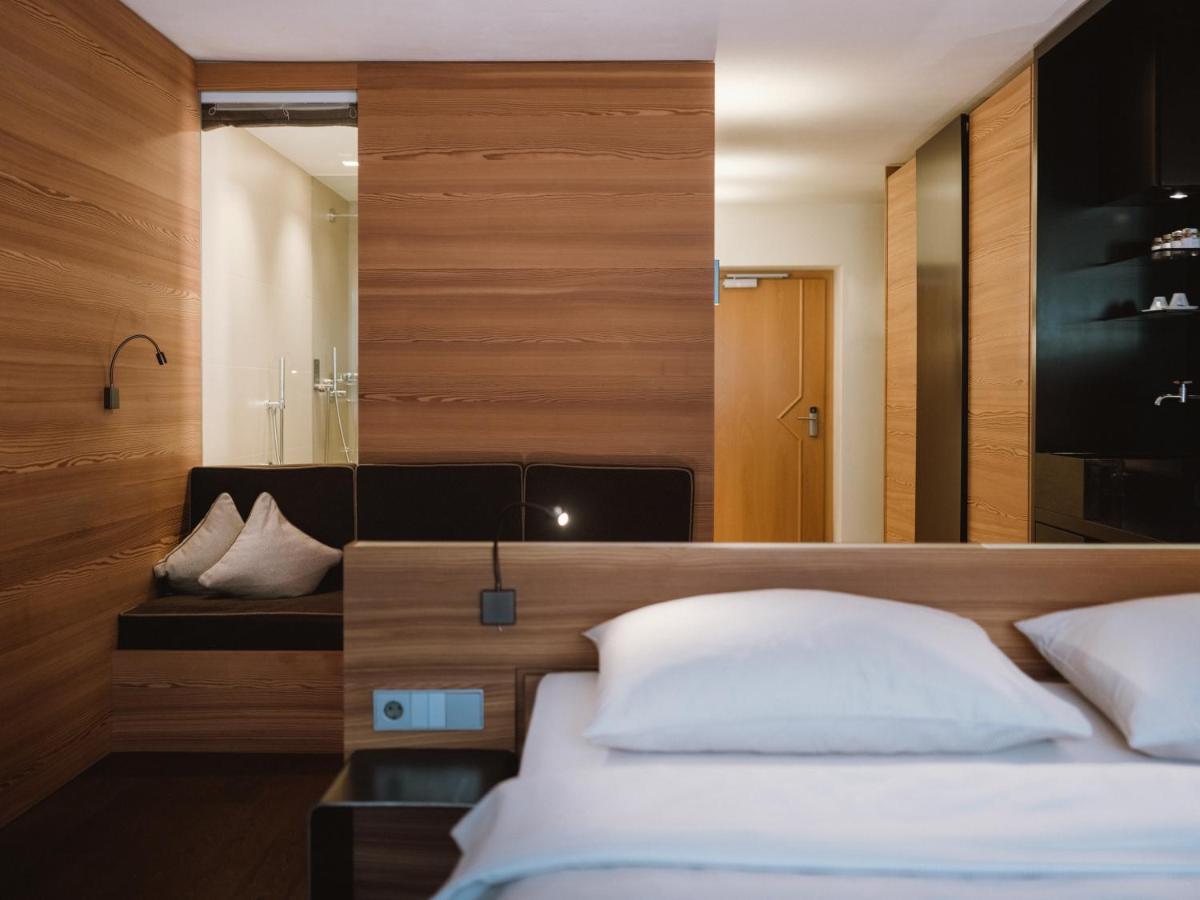 Doppelzimmer mit Balkon