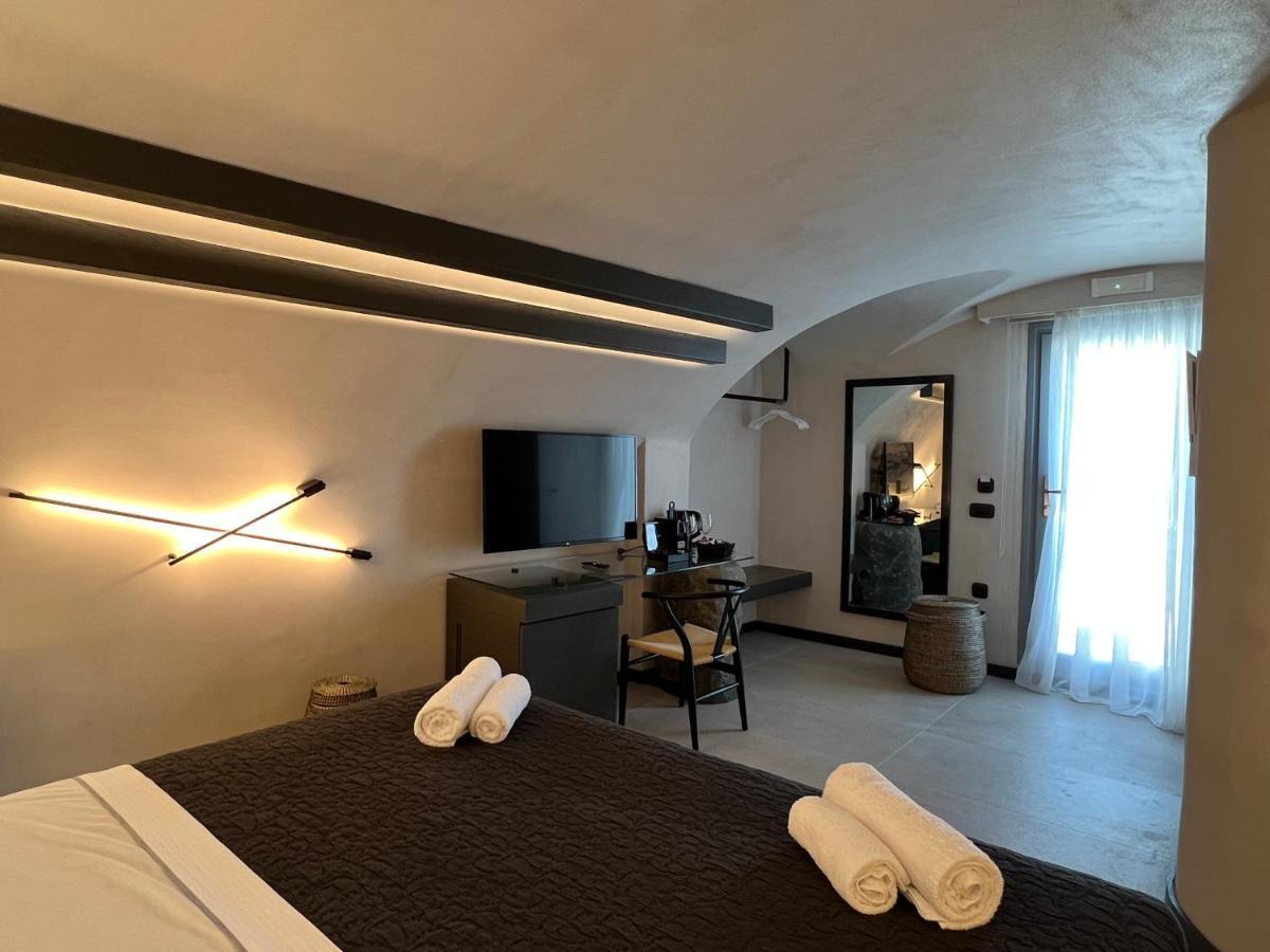 Junior Suite mit Whirlpool im Freien und Meerblick