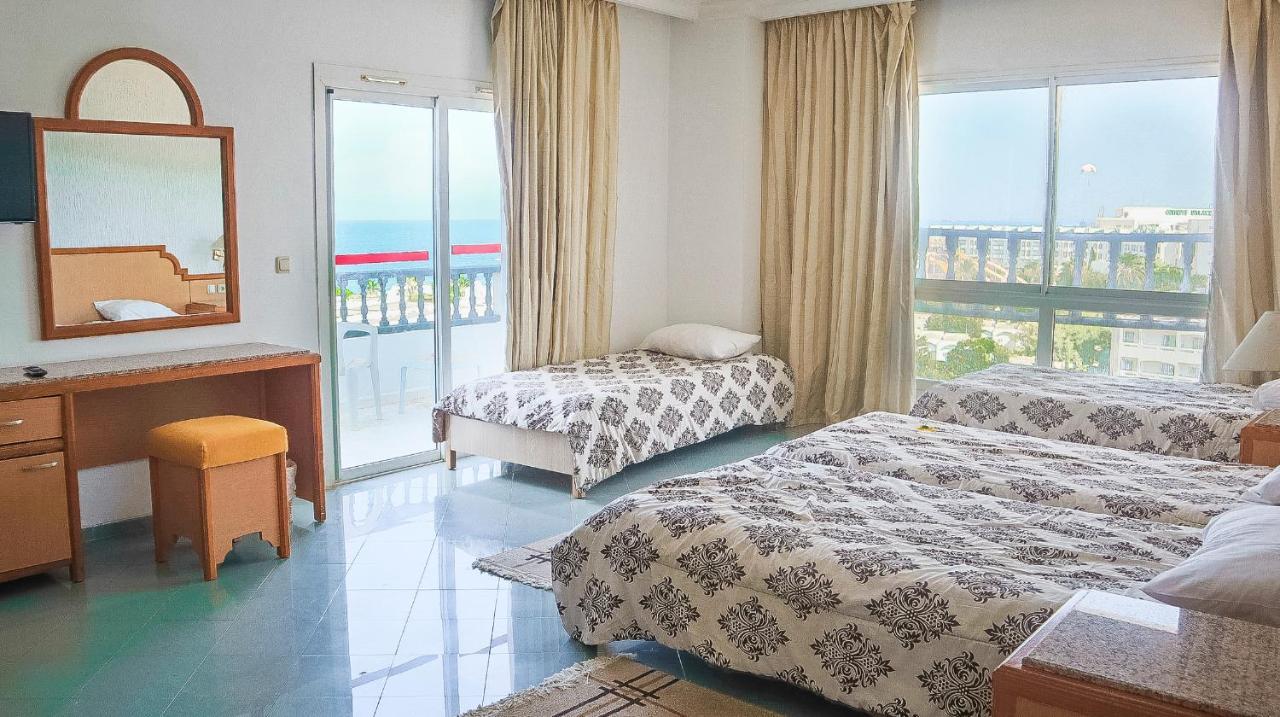 Vierbettzimmer mit Balkon