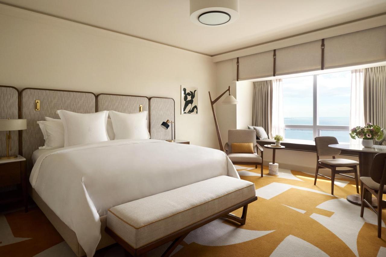 Barrierefreies Zimmer mit Kingsize-Bett Bayfront