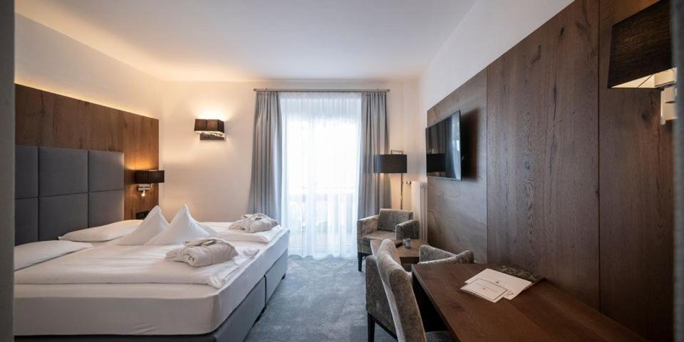 Doppelzimmer mit Balkon