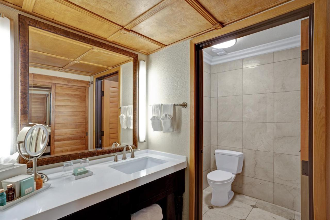 Junior Suite mit Kingsize-Bett und teilweisem Meerblick