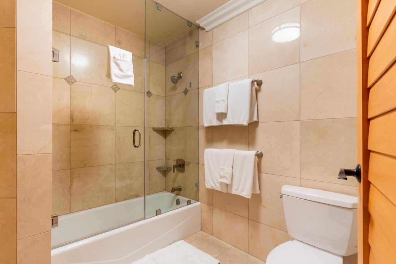 Junior Suite mit Queensize-Bett und teilweisem Meerblick