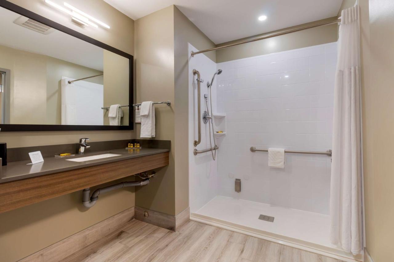 Zimmer mit Kingsize-Bett - Barrierefrei/befahrbare Dusche