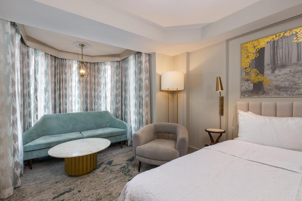 Turmzimmer mit 2 Queensize-Betten