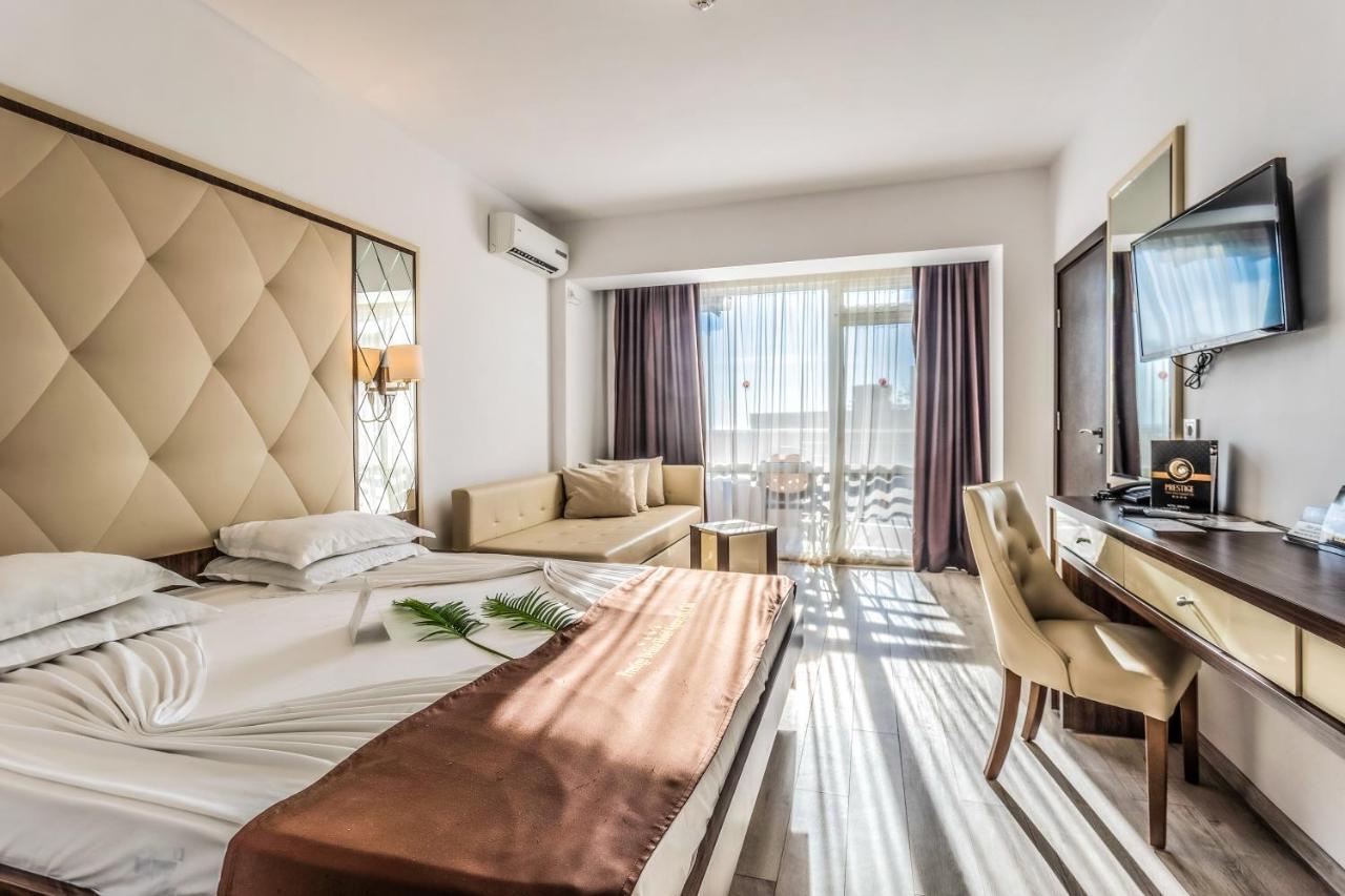 Deluxe Doppel-/Zweibettzimmer mit Balkon - kostenfreier Zugang zum Aquapark