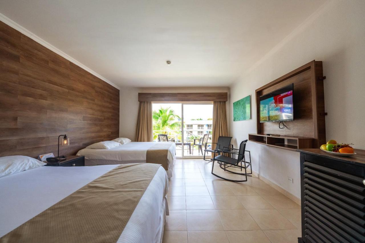 Doppelzimmer mit Poolblick