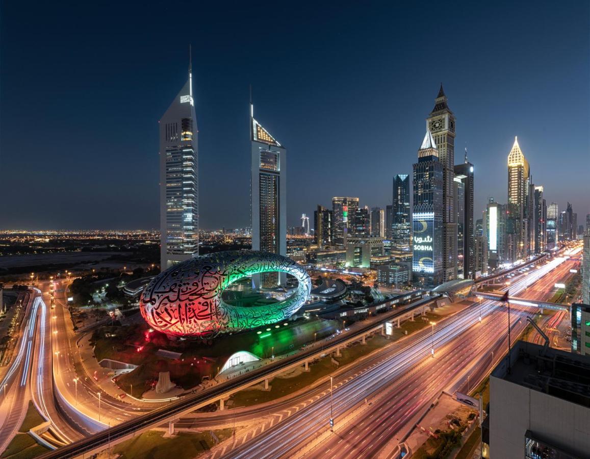Deluxe Zimmer mit Blick auf die Sheikh Zayed Road