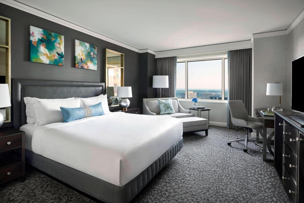 Guest Room King Bed