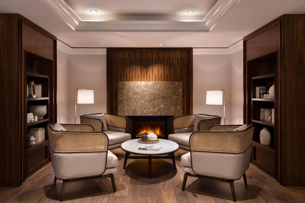 Club Lounge Access, 1 King Bed, Resort View, Guest Room