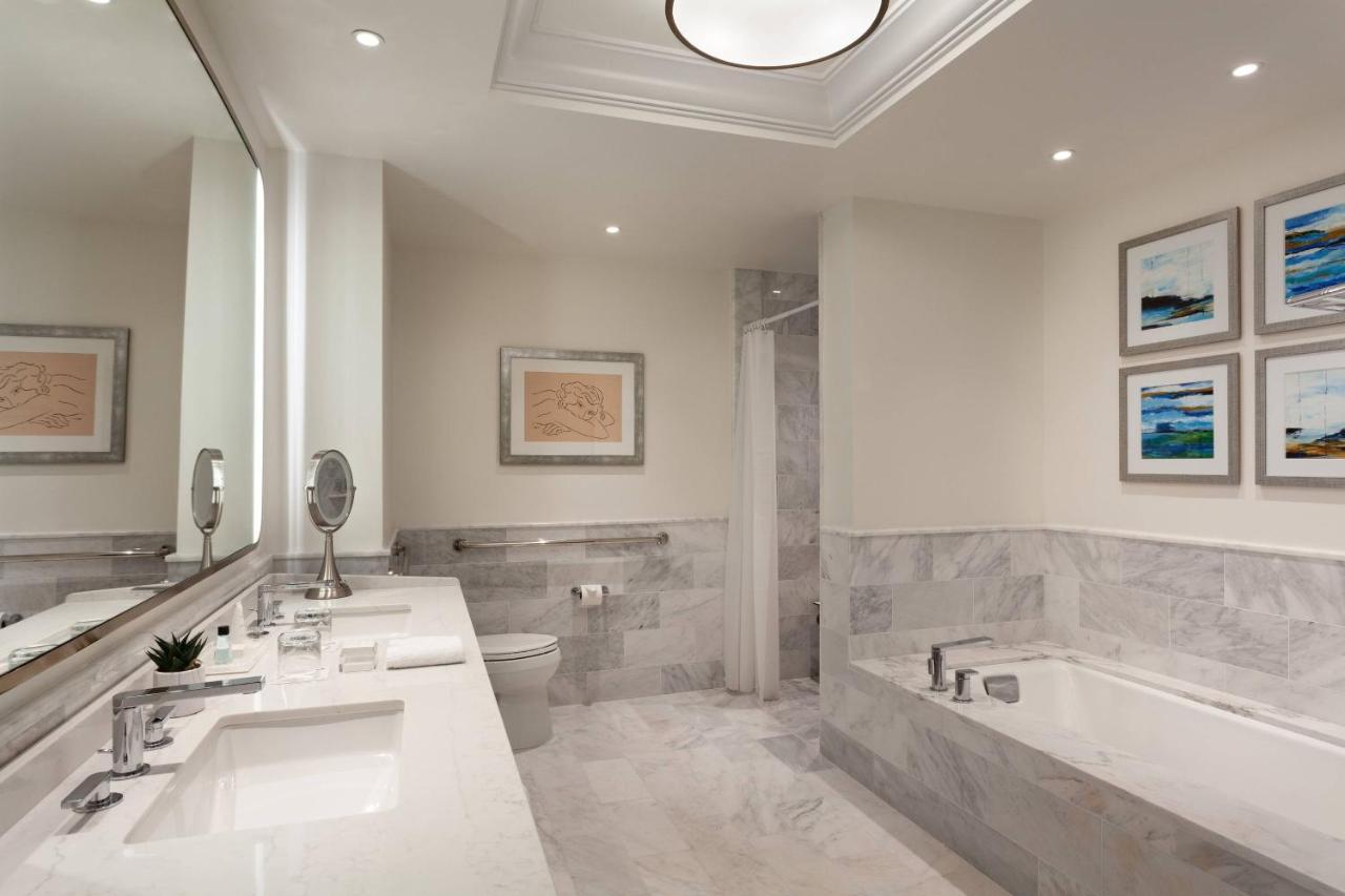 Junior Suite King, Junior Suite, 1 King, Sofa bed, Balcony,1350837817:JPEG