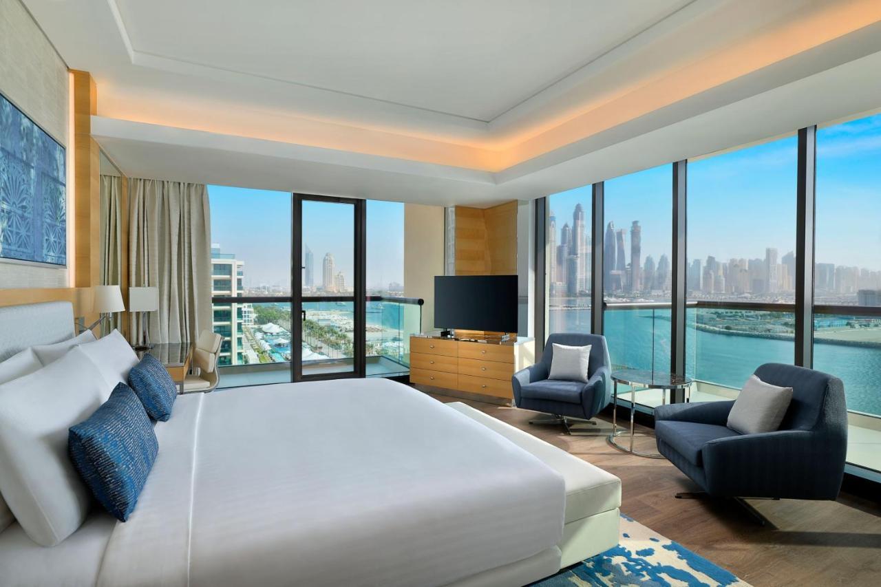 Palm Suite, 1 King Bed with Sofa Bed, Private Balcony, Beachfront Resort