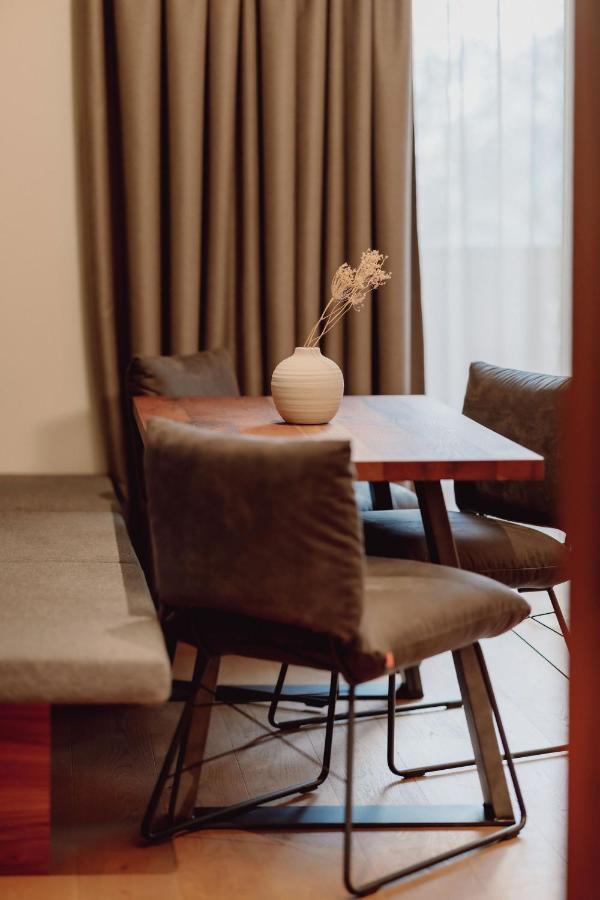 Apartment mit Balkon