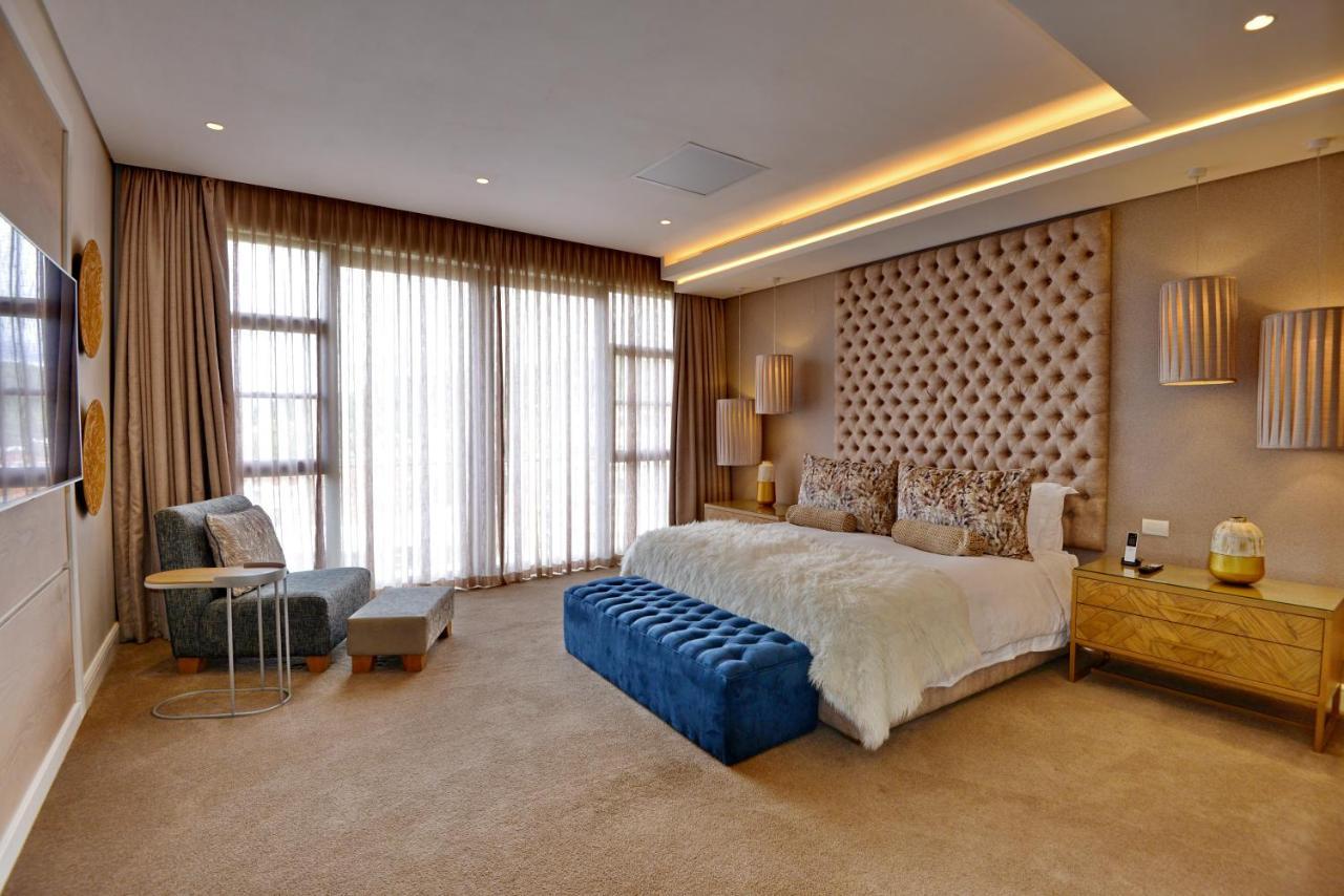 Superior Präsidenten-Penthouse mit eigenem Pool und Whirlpool
