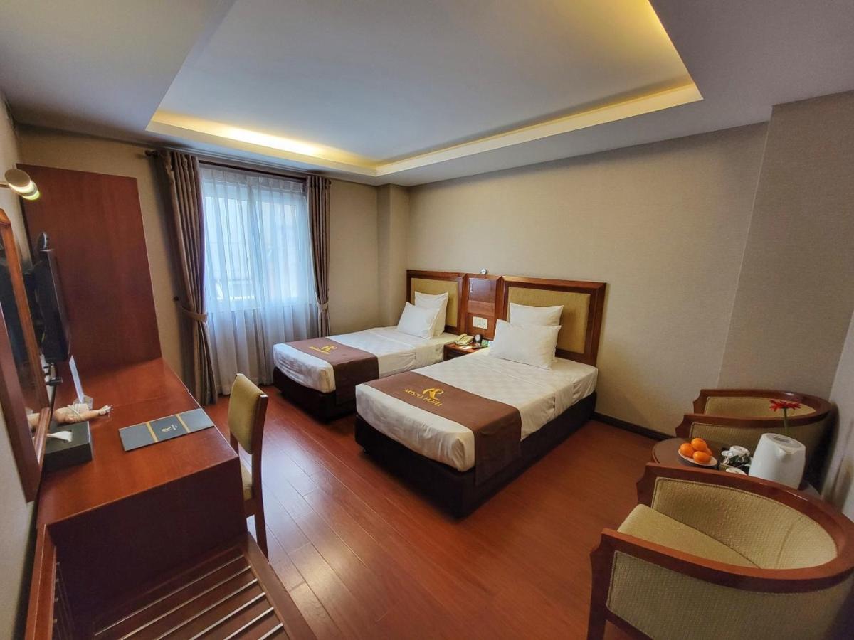 Premier Twin Room (Free Minibar)