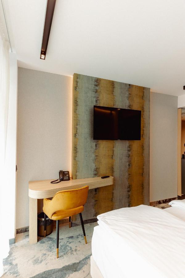 Deluxe Double Room with Balcony and city view and free swimming pool access