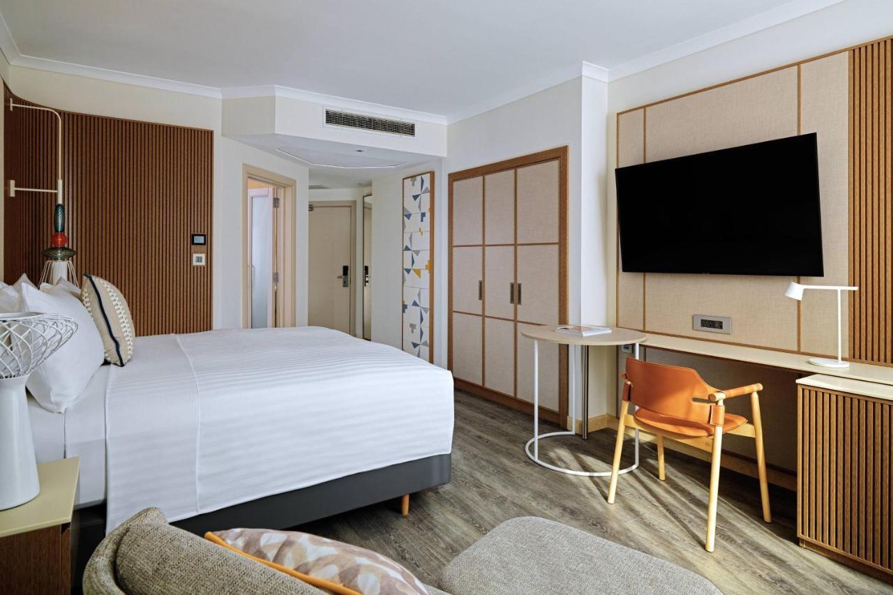 Standard Zimmer mit 1 Kingsize-Bett, Hofblick und Balkon