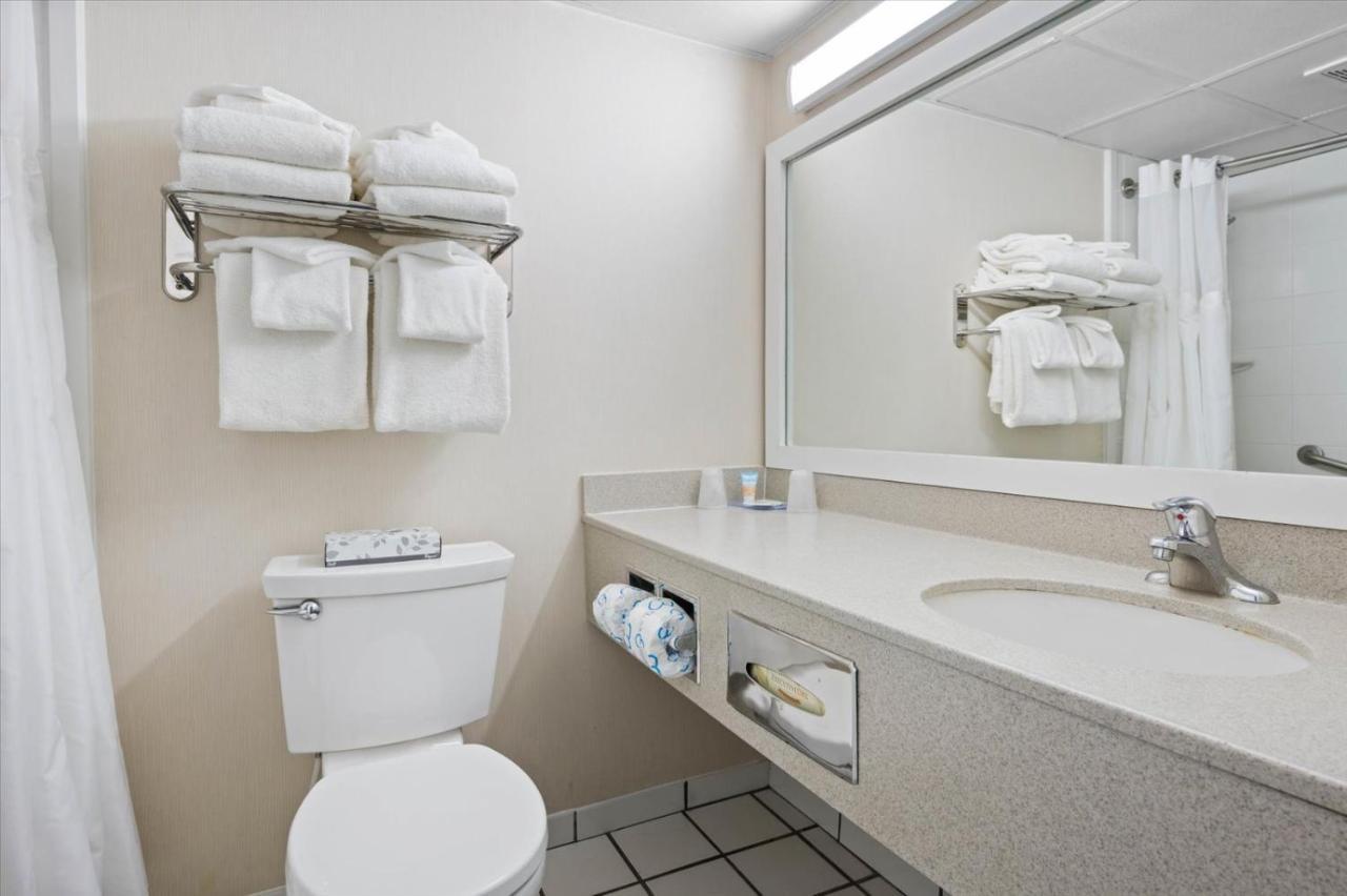 Standard Queen Room
