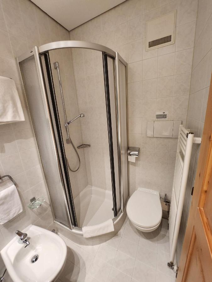 Doppelzimmer mit Balkon