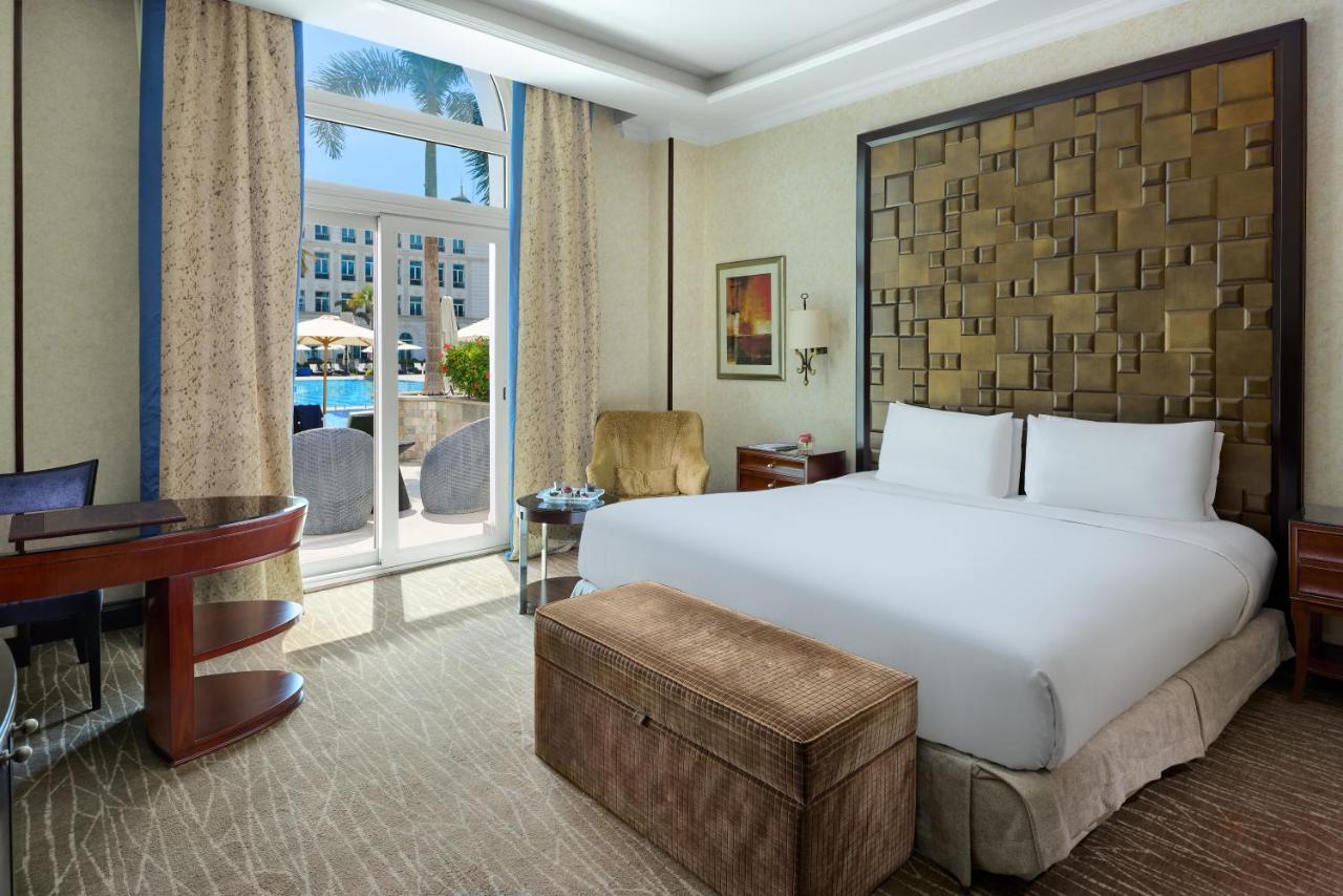 Grand Deluxe Zimmer am Pool
