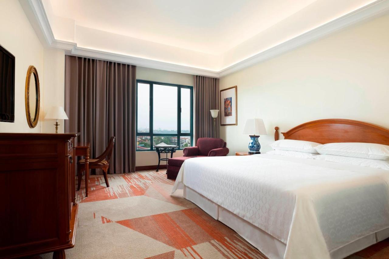 Deluxe King, Guest room, 1 King,1643167095:JPEG