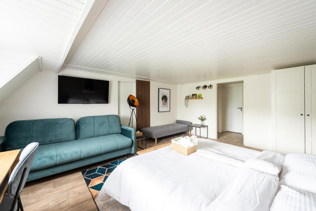 Family Room,1410691211:JPEG