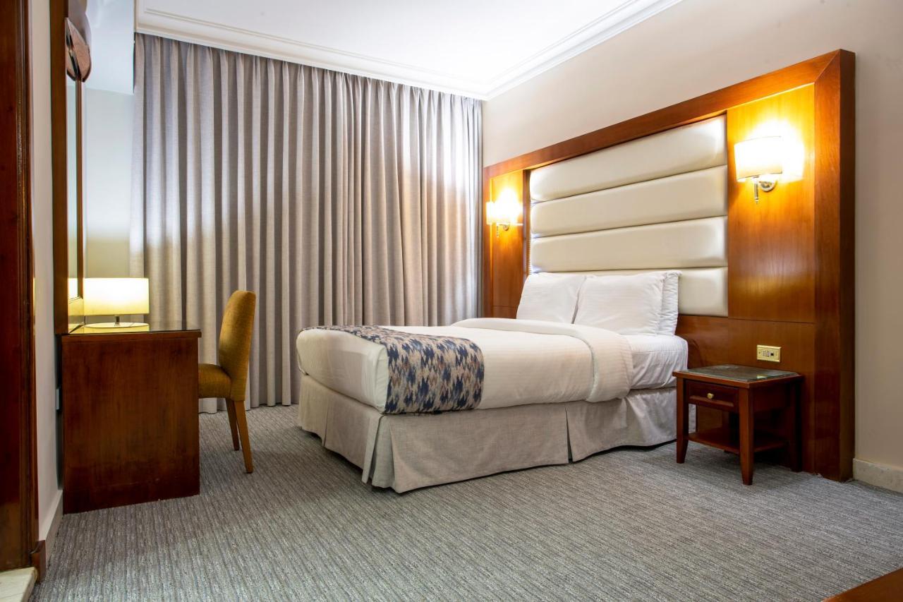 Standard Zimmer mit Kingsize-Bett