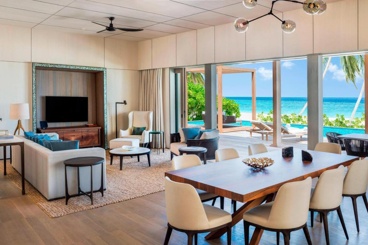 Strandsuite mit 2 Schlafzimmern, Pool und Meerblick, direkt am Strand
