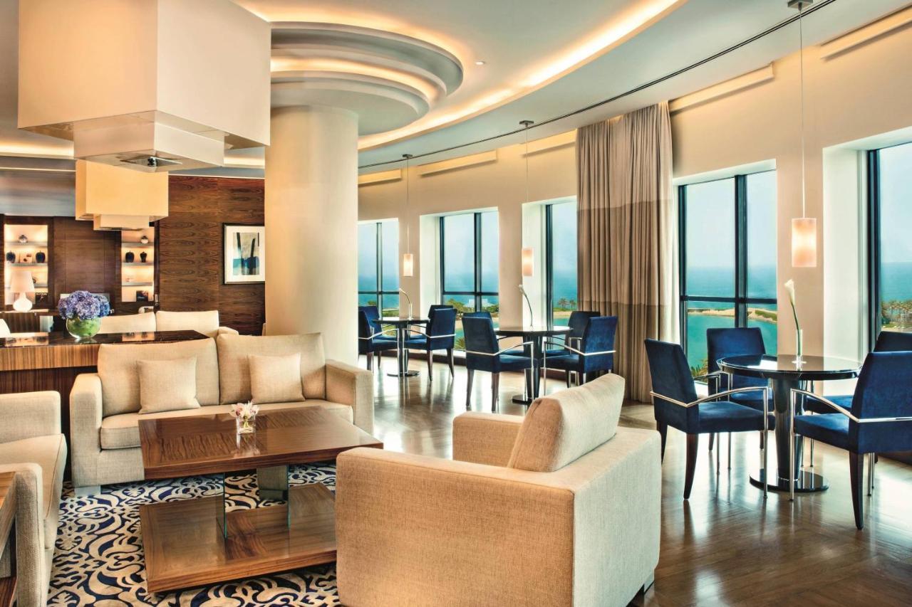 Club Room King with Club Lounge Access
