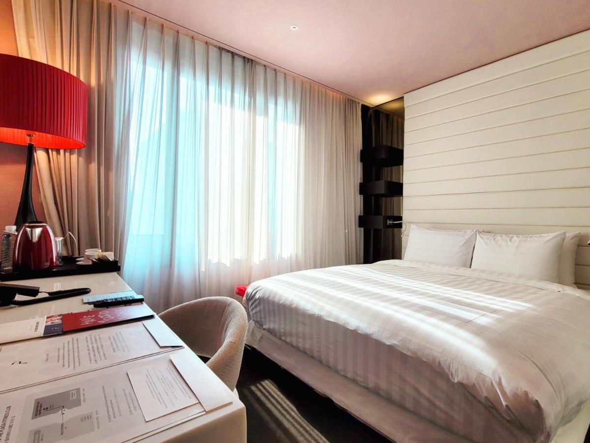 Business Zimmer mit Kingsize-Bett
