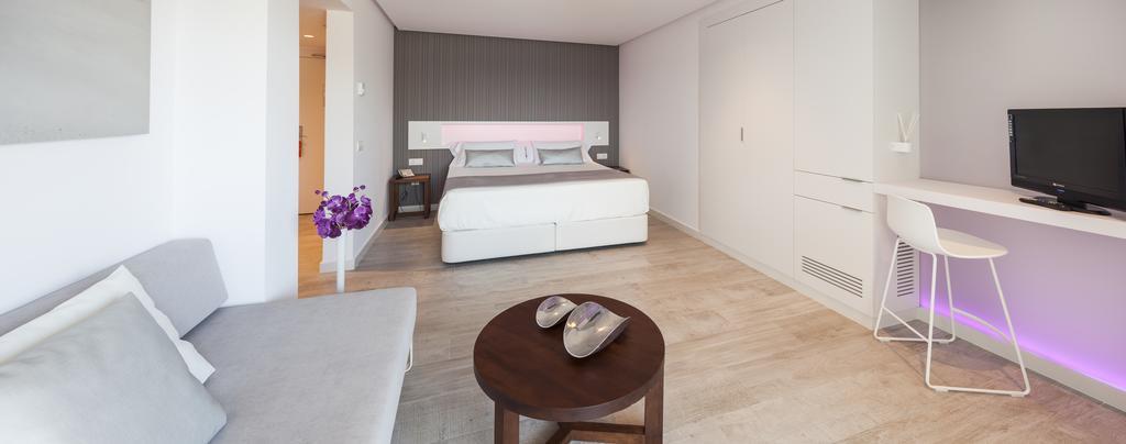 Zweibettzimmer mit Terrasse