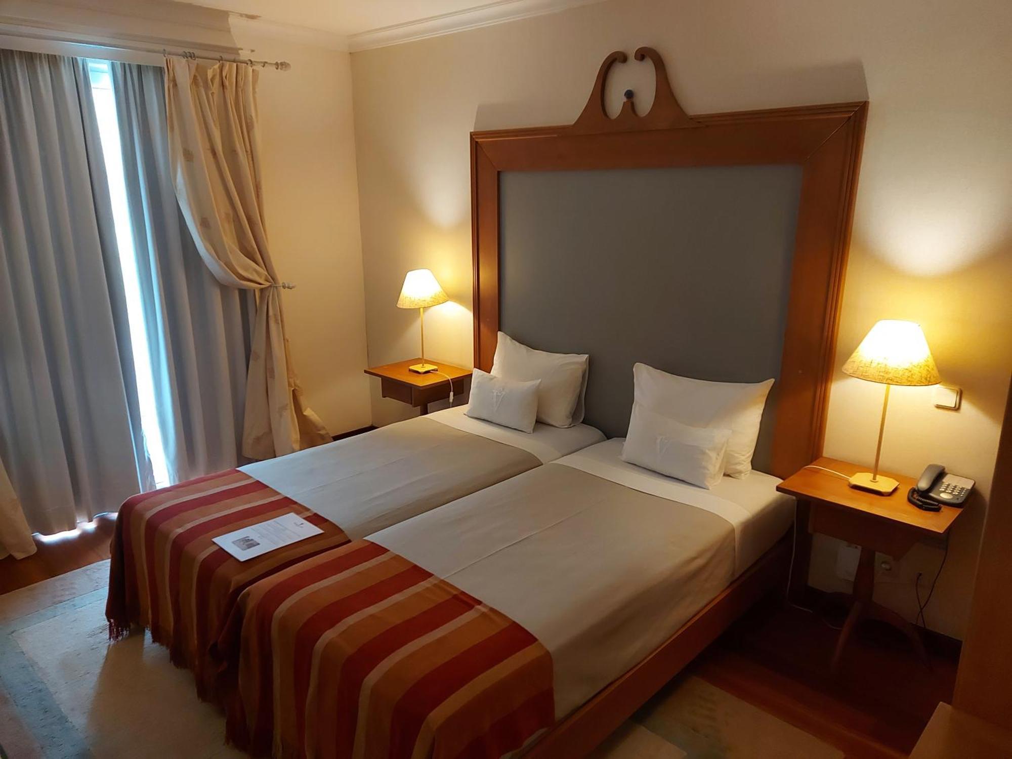 Zweibettzimmer mit Blick zum Festland