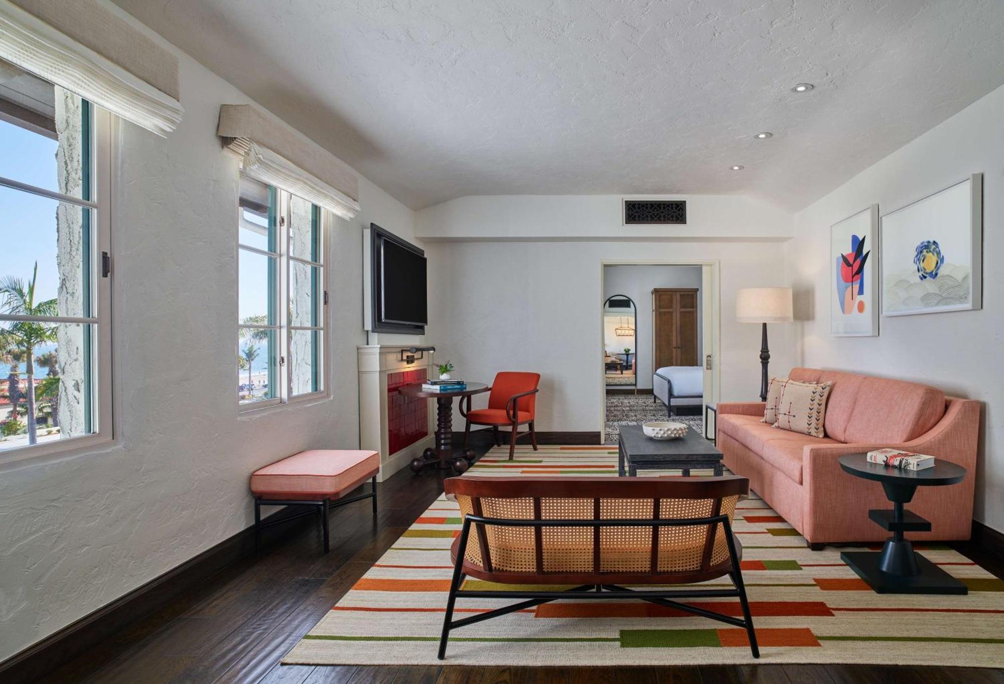 Deluxe Suite mit Kingsize-Bett und Meerblick