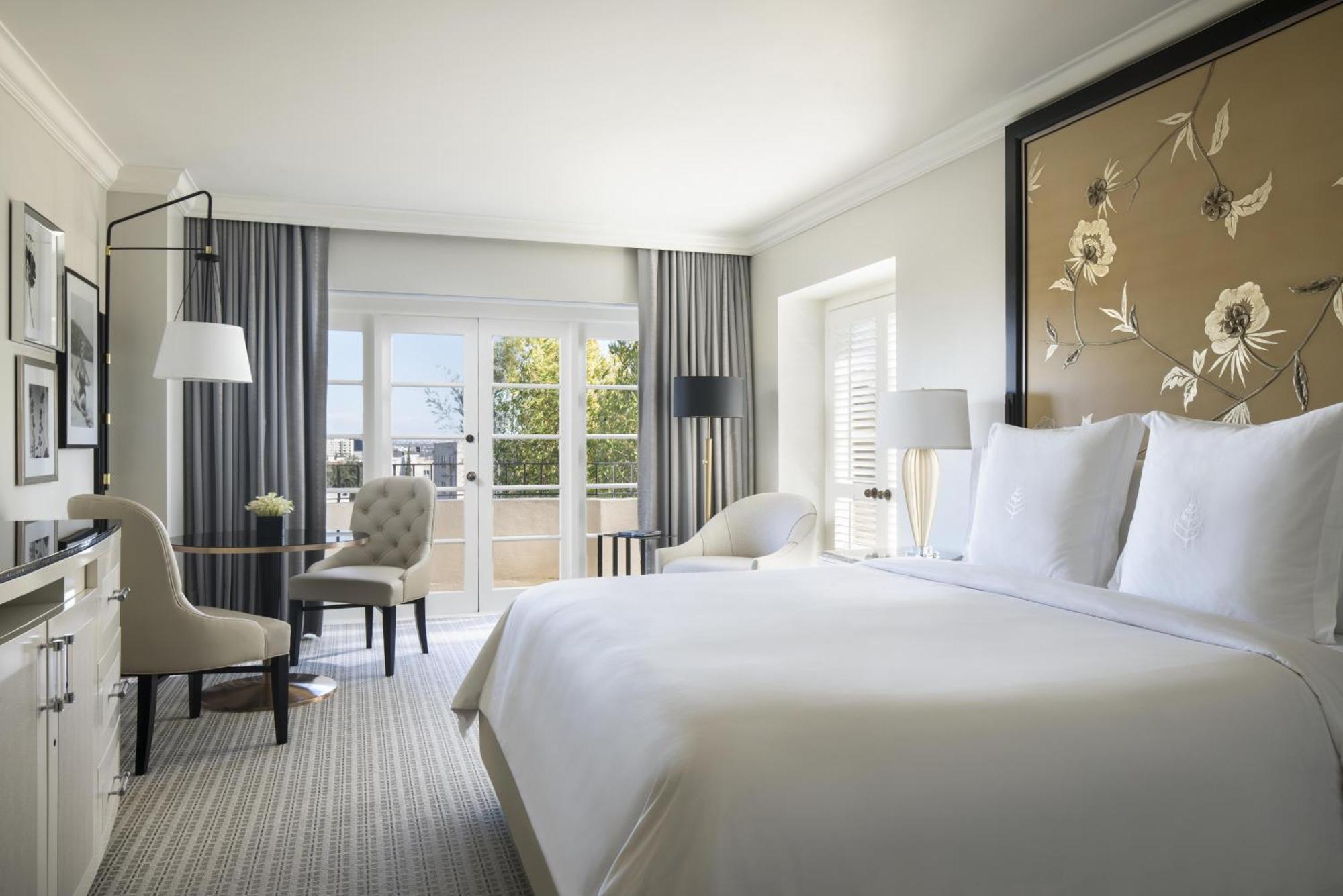 Superior Zimmer mit Kingsize-Bett und Balkon