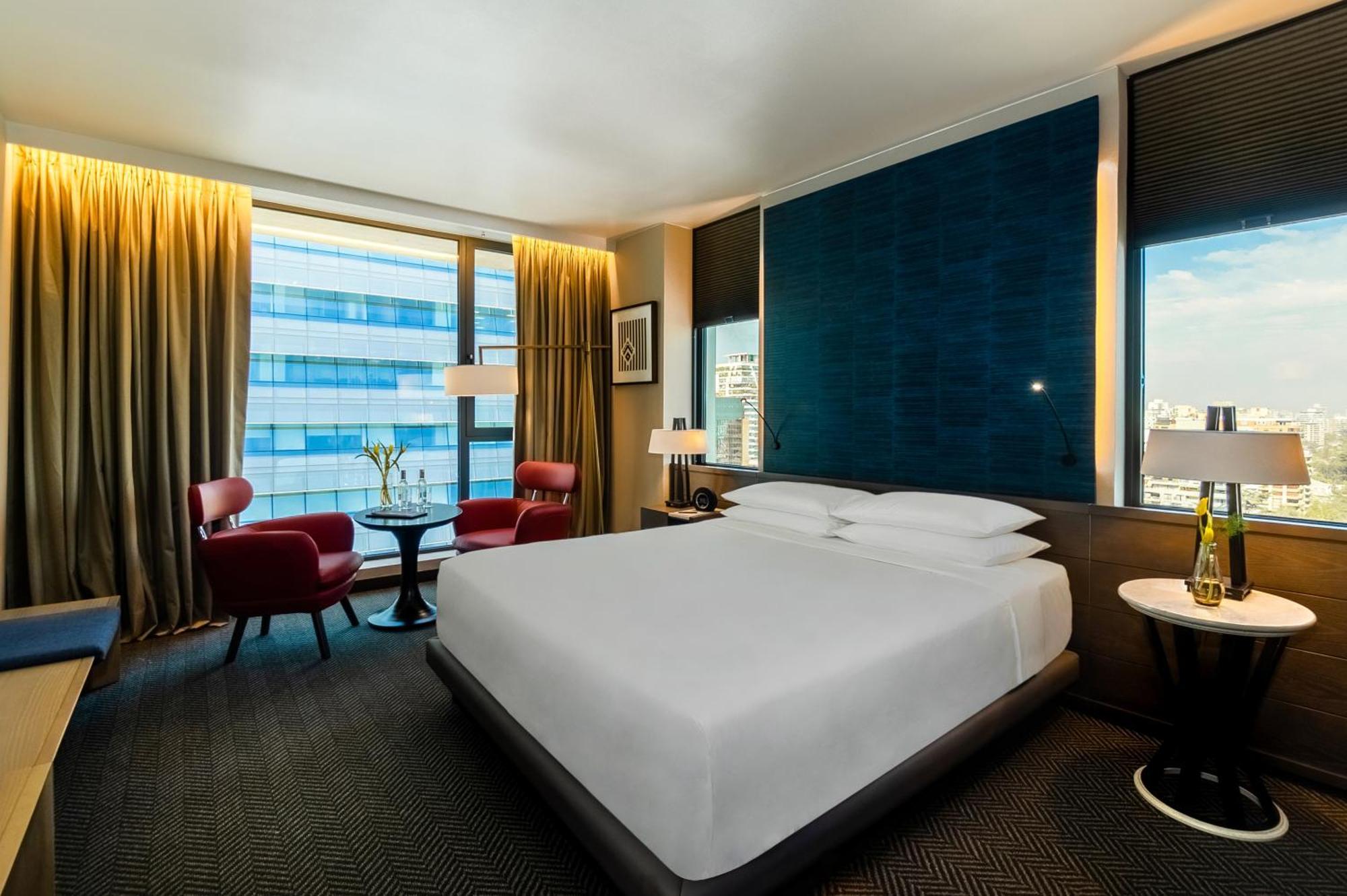 Zimmer mit Kingsize-Bett und Aussicht