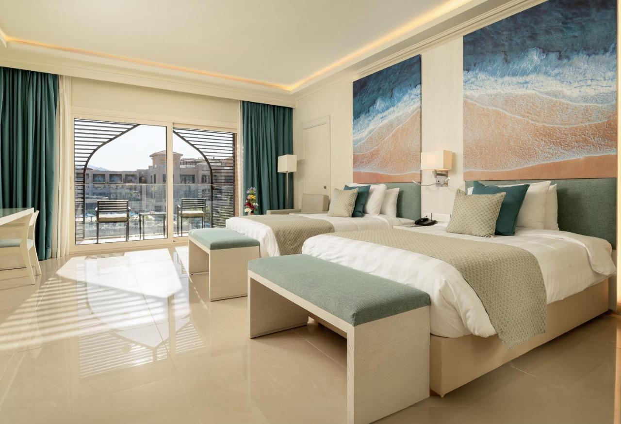 Deluxe Zimmer mit Pool- oder Gartenblick