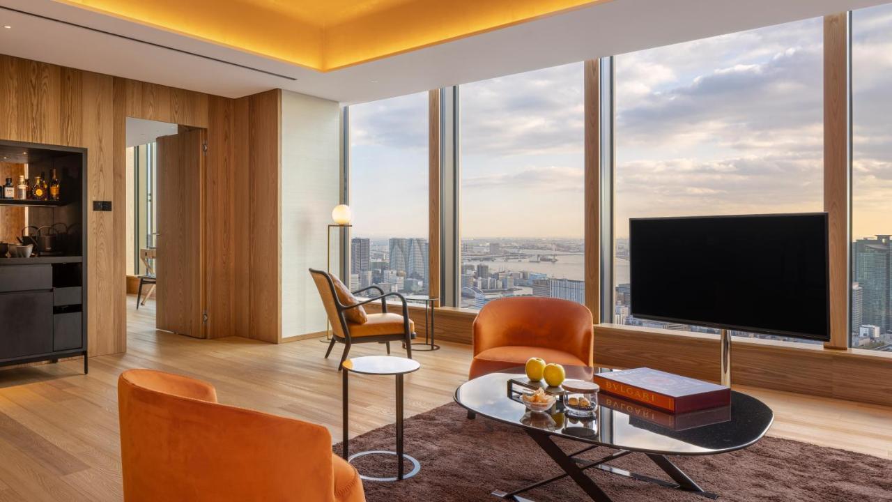 Deluxe Suite mit 1 Schlafzimmer, Kingsize-Bett und Blick auf die Skyline