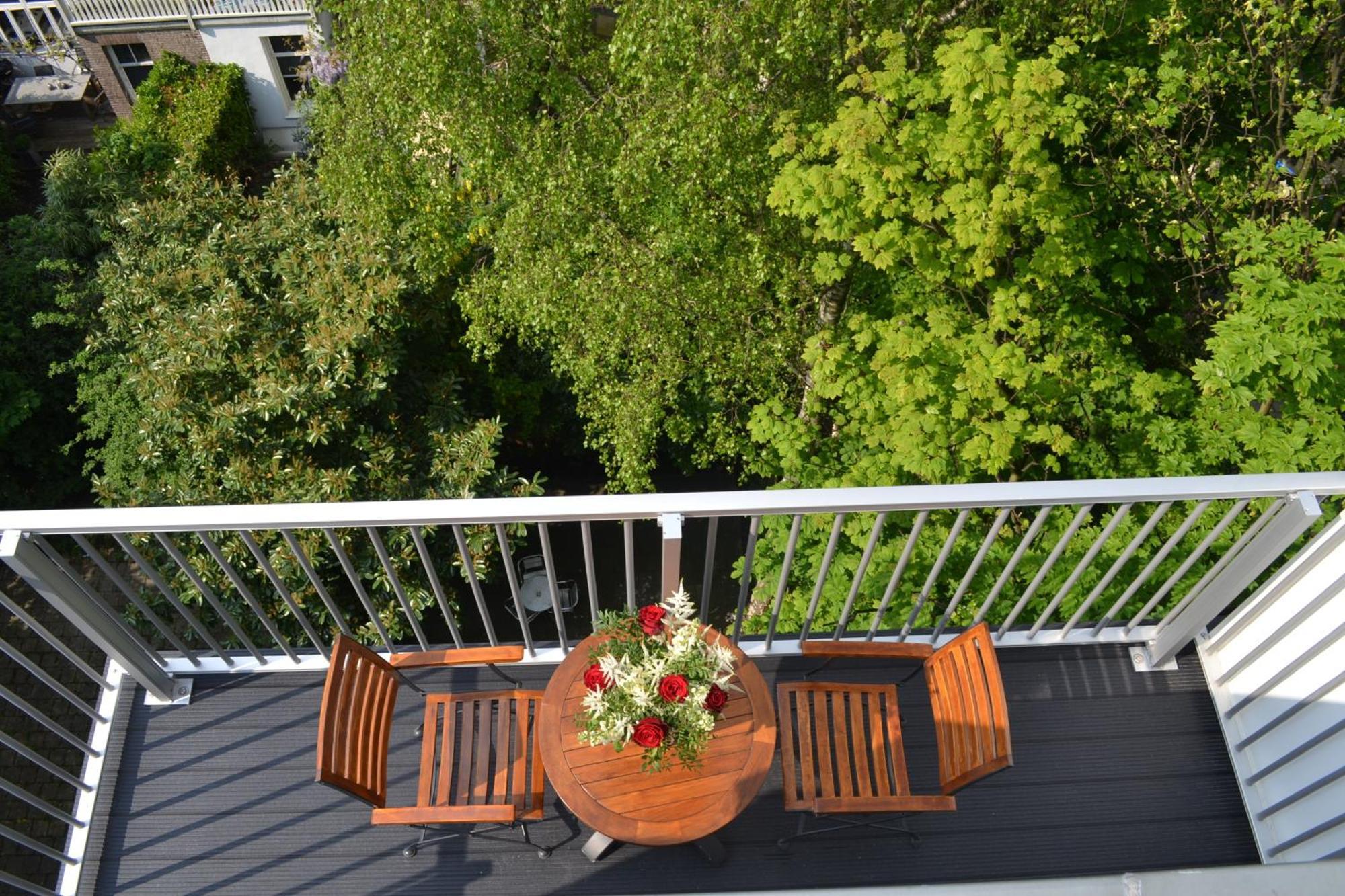 Zweibettzimmer mit Balkon