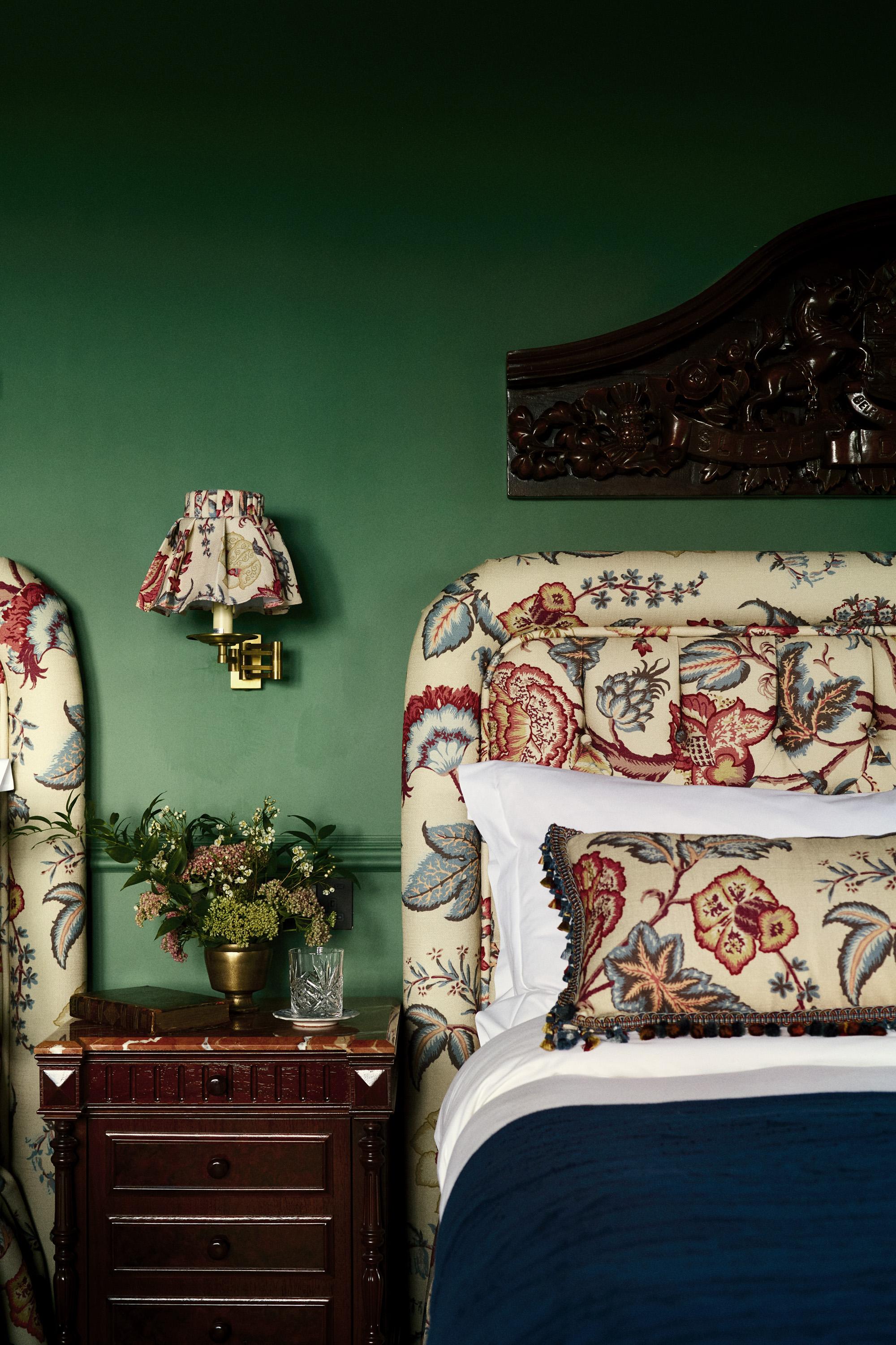 Familienzimmer mit Doppelbett