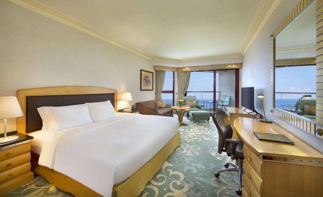 Deluxe Zimmer mit Kingsize-Bett mit Meerblick